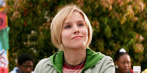 ¡Veronica Mars! Un drama adolescente con toques de misterio y una protagonista ferozmente inteligente!